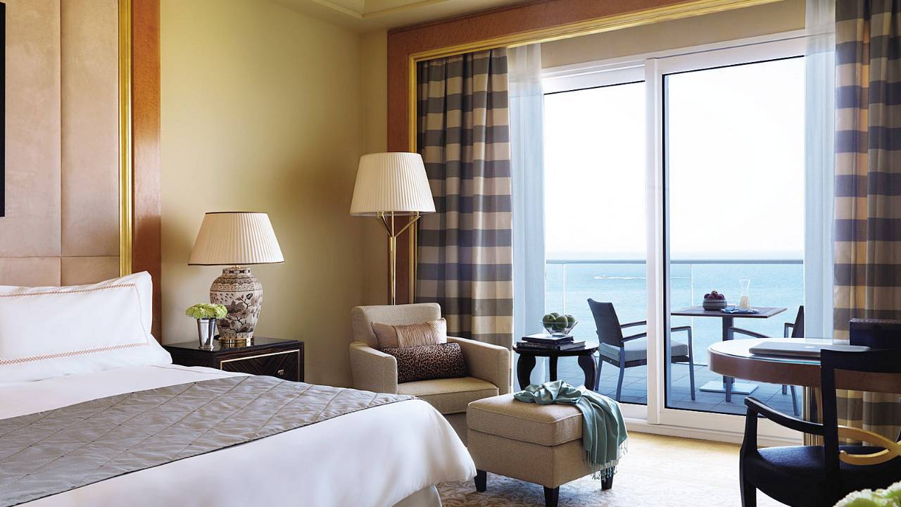 Four Seasons 5*
