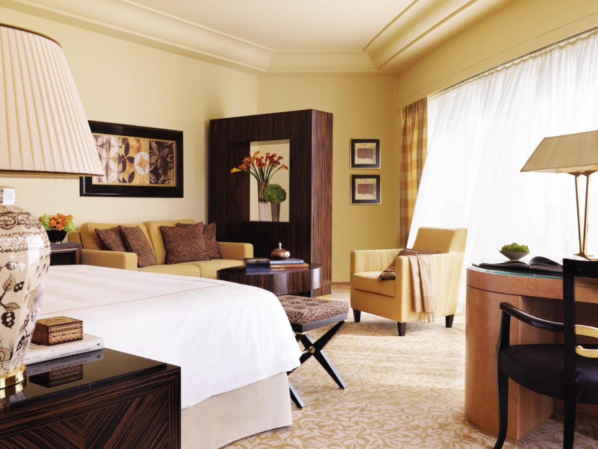 Four Seasons Hotel
